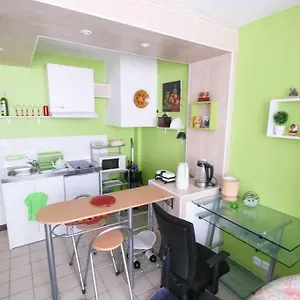Métro Pigalle,garçonnière 25 M2, 3 Per, Cabarets Théâtres,restaurants,tout Confort Appartamento